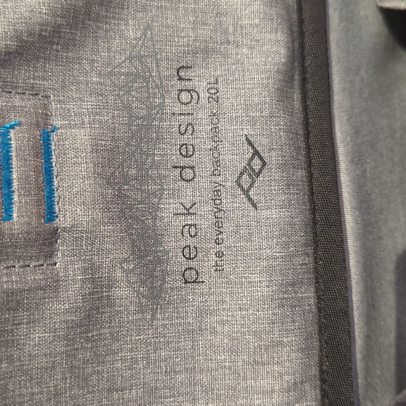 Peak Design V1 20L every day backpack - Picture 3 of 11